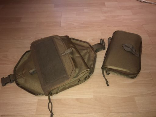 Duschtasche mit Wandhalterung